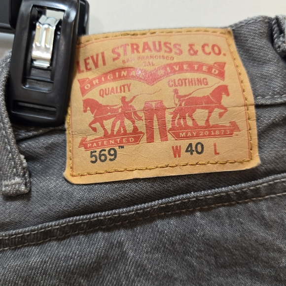 Levi's Gray Denim Shorts for Men - Picture 2 of 8